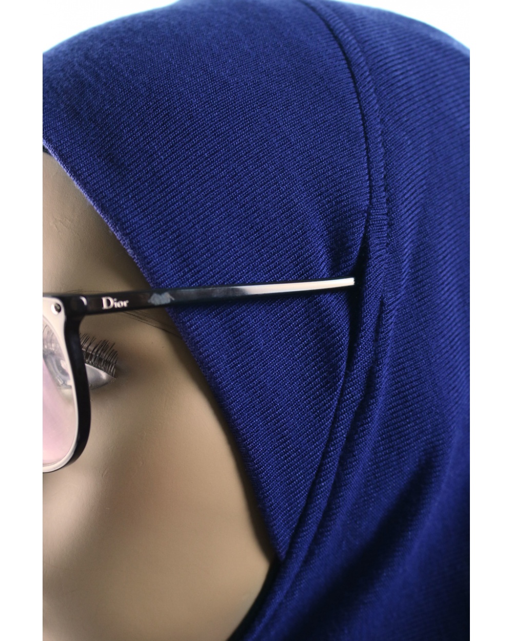 hijab-a-enfiler-avec-lunette-bleu-marine (1)